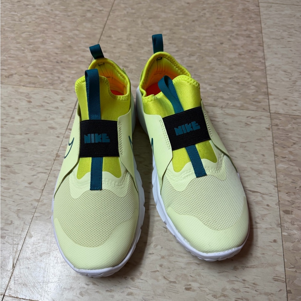 Nike Kids Neon Yellow and Teal Slip-On Sneakers